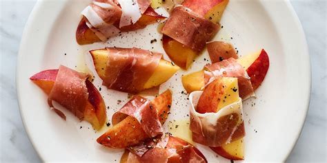 How many calories are in charred peaches wrapped in prosciutto - calories, carbs, nutrition