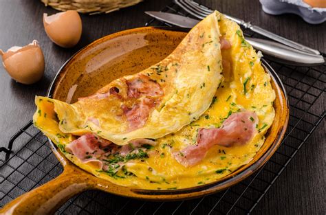 How many calories are in cheese omelet - calories, carbs, nutrition