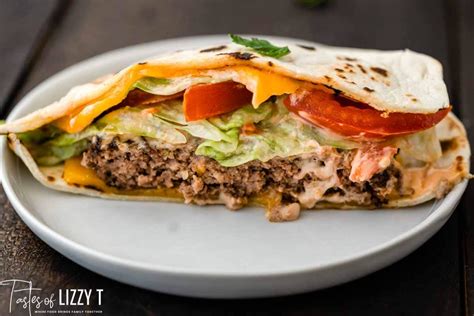 How many calories are in cheeseburger quesadilla - calories, carbs, nutrition