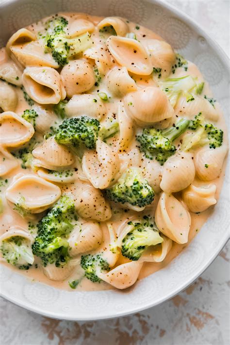 How many calories are in cheesy broccoli and pasta - calories, carbs, nutrition