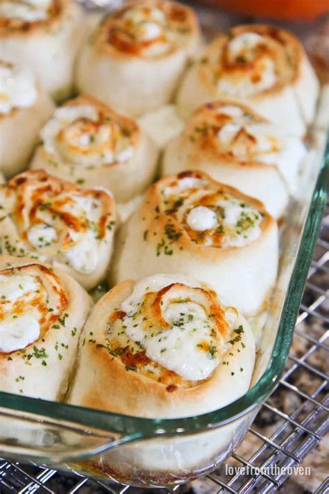 How many calories are in cheesy garlic rolls - calories, carbs, nutrition