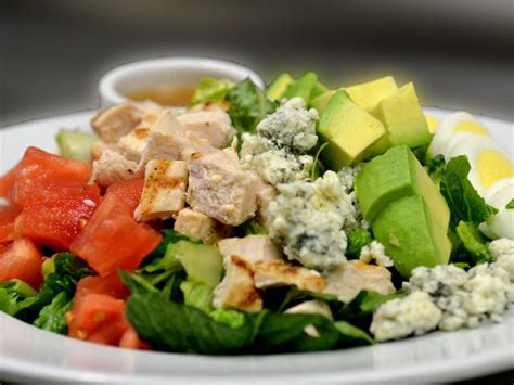 How many calories are in chef's salad 9 oz - calories, carbs, nutrition