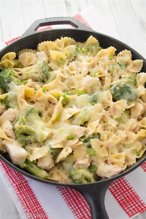 How many calories are in chicken and broccoli pasta dijon - calories, carbs, nutrition