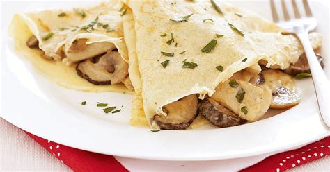 How many calories are in chicken and mushroom crepes - calories, carbs, nutrition