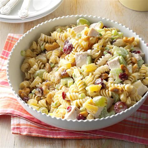 How many calories are in chicken and rotini pasta salad - calories, carbs, nutrition