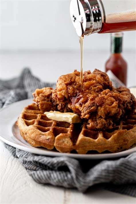 How many calories are in chicken and waffles with maple bacon syrup - calories, carbs, nutrition