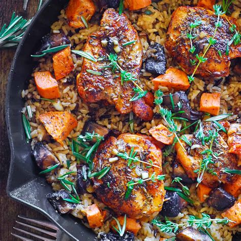 How many calories are in chicken and wild rice hand pie - calories, carbs, nutrition