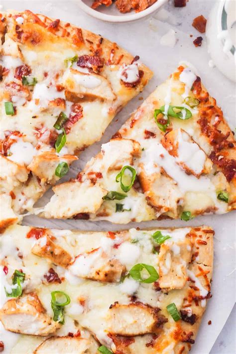 How many calories are in chicken bacon ranch pizza - calories, carbs, nutrition