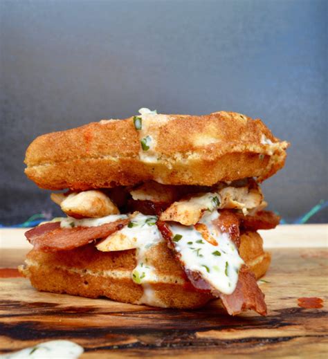 How many calories are in chicken bacon waffle sandwich - calories, carbs, nutrition