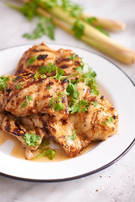 How many calories are in chicken breast rndm grilled lemongrass bias sliced 1/8