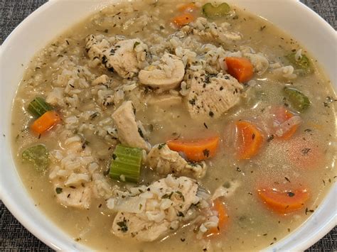 How many calories are in chicken brown rice soup - calories, carbs, nutrition