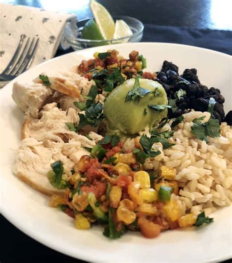 How many calories are in chicken burrito bowl - brown rice, black beans, tomato salsa, cheese - calories, carbs, nutrition