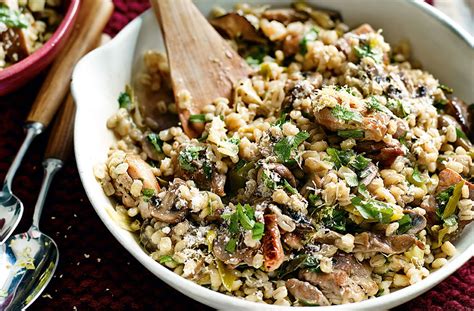 How many calories are in chicken cacciatore with pearl barley risotto - calories, carbs, nutrition