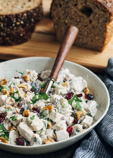 How many calories are in chicken cranberry walnut salad - calories, carbs, nutrition