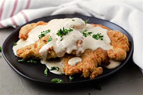 How many calories are in chicken fried chicken with country gravy - calories, carbs, nutrition