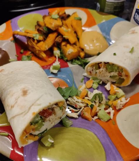 How many calories are in chicken fritter bacon ranch wrap - calories, carbs, nutrition