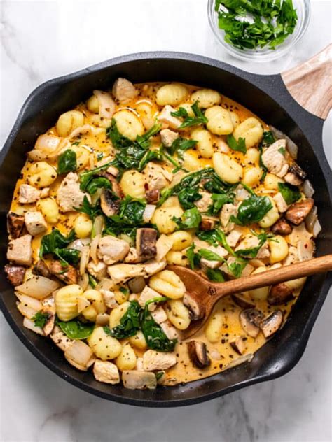 How many calories are in chicken gnocchi - calories, carbs, nutrition
