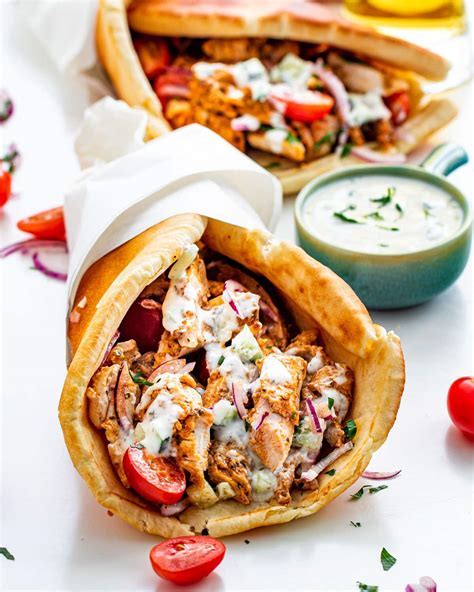 How many calories are in chicken gyro - calories, carbs, nutrition