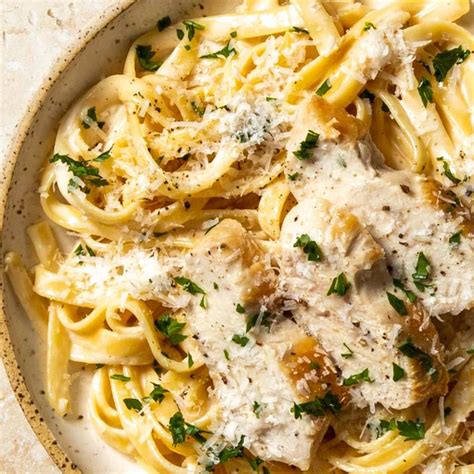 How many calories are in chicken linguini - calories, carbs, nutrition