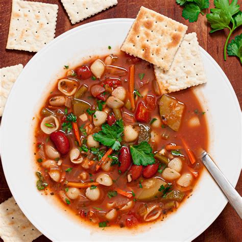 How many calories are in chicken minestrone - calories, carbs, nutrition