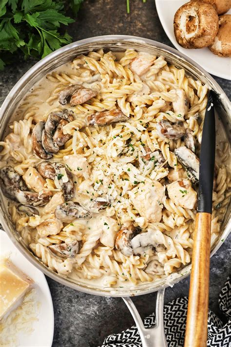 How many calories are in chicken mushroom alfredo bake - calories, carbs, nutrition
