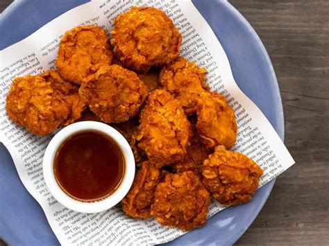 How many calories are in chicken nuggets with sweet chili sauce - calories, carbs, nutrition