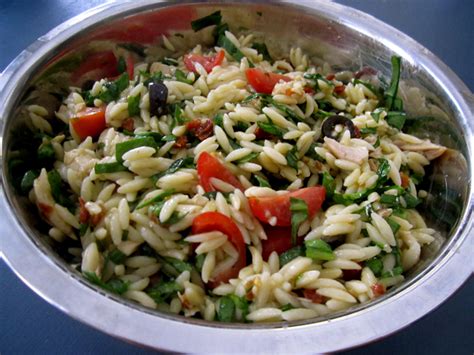 How many calories are in chicken orzo florentine salad - calories, carbs, nutrition