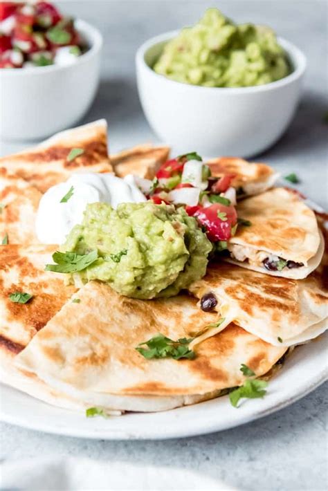 How many calories are in chicken quesadilla spanish rice, sour cream and salsa - calories, carbs, nutrition