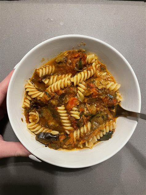 How many calories are in chicken ratatouille pasta - calories, carbs, nutrition