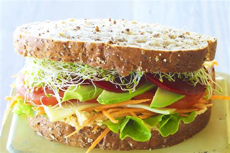 How many calories are in chicken salad on multi grain bun - calories, carbs, nutrition