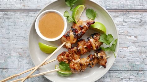 How many calories are in chicken satay with peanut sauce-occ - calories, carbs, nutrition