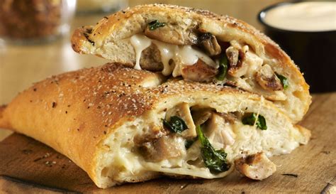 How many calories are in chicken spinach calzone - calories, carbs, nutrition