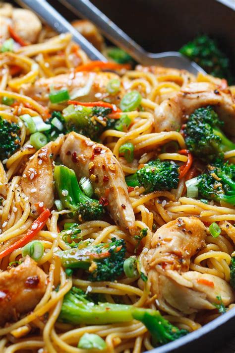 How many calories are in chicken stir fry with pasta medium - calories, carbs, nutrition