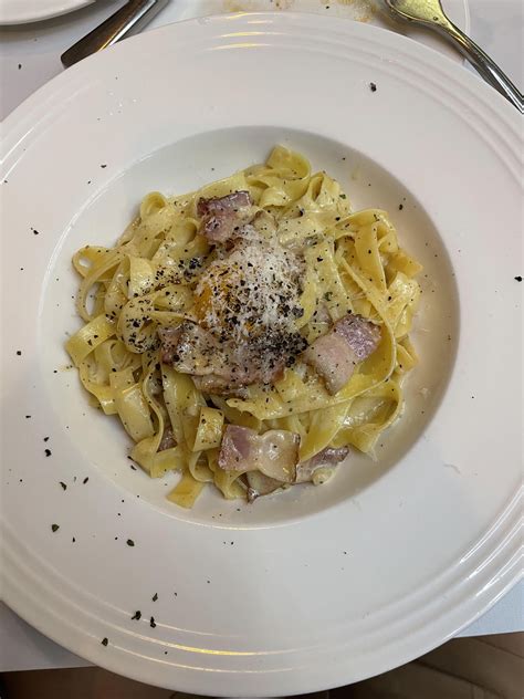 How many calories are in chicken tagliatelle carbonara - calories, carbs, nutrition