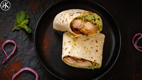 How many calories are in chicken tandoori 1/2 wrap w/ veggies - calories, carbs, nutrition