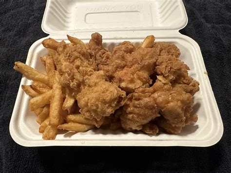 How many calories are in chicken tender crispy sauce trio 3 ea - calories, carbs, nutrition