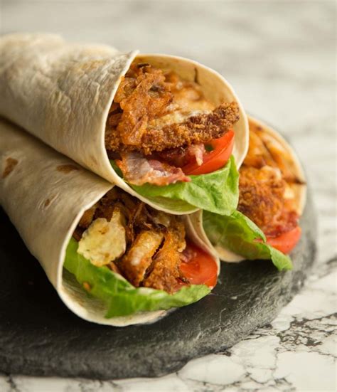 How many calories are in chicken tender wrap - calories, carbs, nutrition