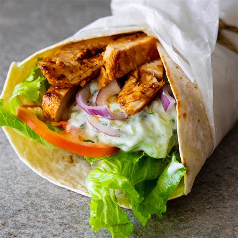 How many calories are in chicken wrap, tzatziki sauce - calories, carbs, nutrition