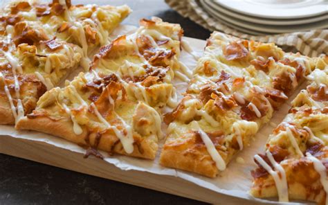 How many calories are in chicken-bacon ranch flatbread - calories, carbs, nutrition