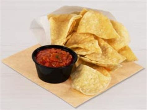 How many calories are in chips salsa & queso - calories, carbs, nutrition