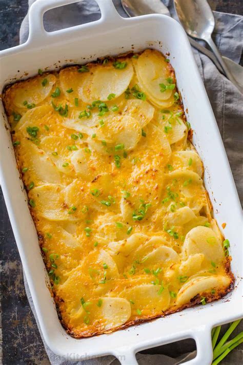 How many calories are in chive scalloped potatoes - calories, carbs, nutrition