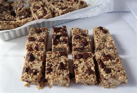 How many calories are in chocolate chip muesli bar - calories, carbs, nutrition
