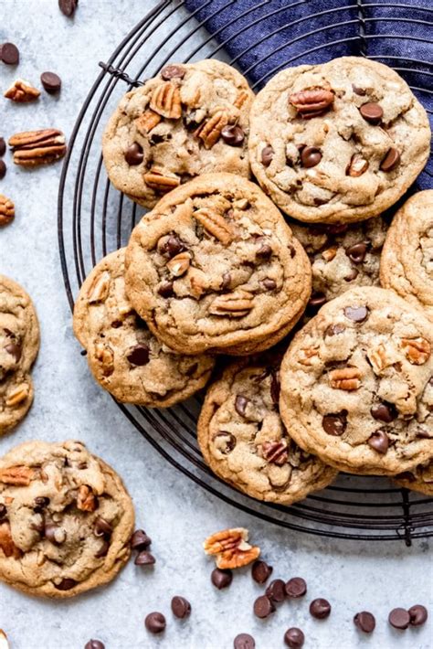 How many calories are in chocolate chip pecan cookies - calories, carbs, nutrition