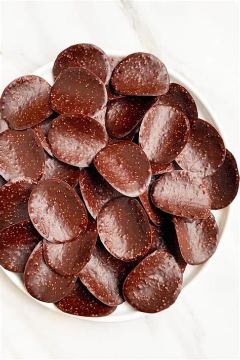 How many calories are in chocolate dipped potato chips - calories, carbs, nutrition