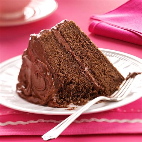 How many calories are in chocolate filled devil's food cake - calories, carbs, nutrition