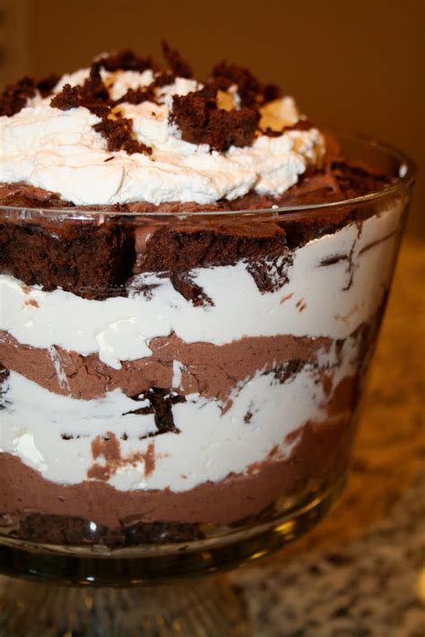 How many calories are in chocolate mousse trifle - calories, carbs, nutrition