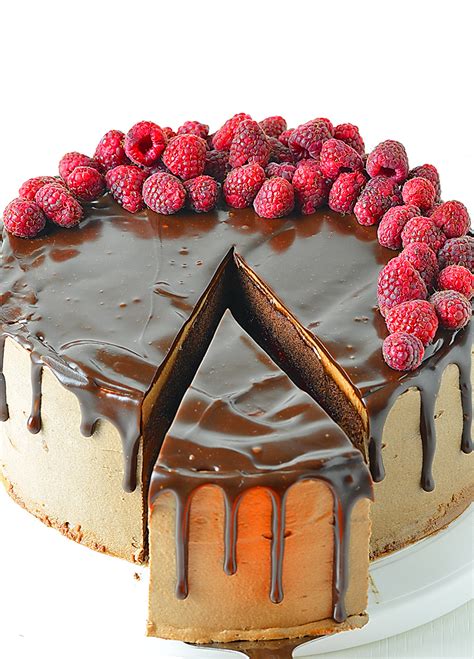 How many calories are in chocolate raspberry cake - calories, carbs, nutrition