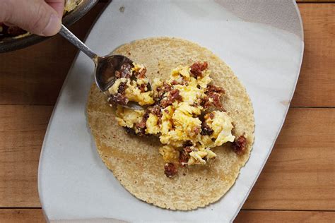 How many calories are in chorizo, egg, and cheese taco - calories, carbs, nutrition