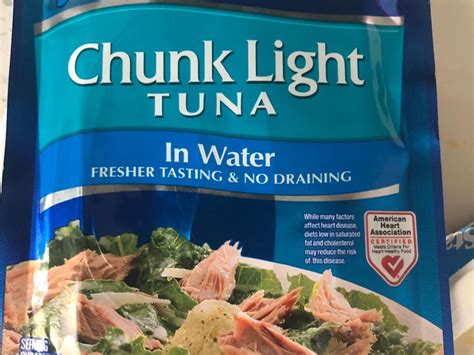 How many calories are in chunk light tuna - calories, carbs, nutrition