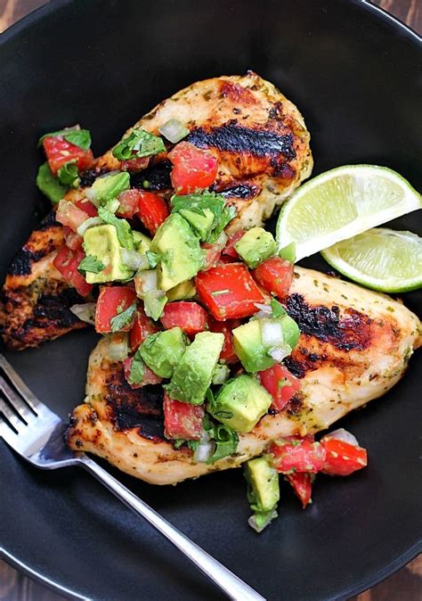 How many calories are in cilantro chicken, salsa & olive sandwich - calories, carbs, nutrition